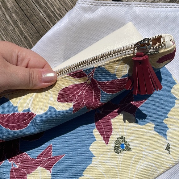 Rachel pally bag floral reversible clutch - Picture 6 of 6